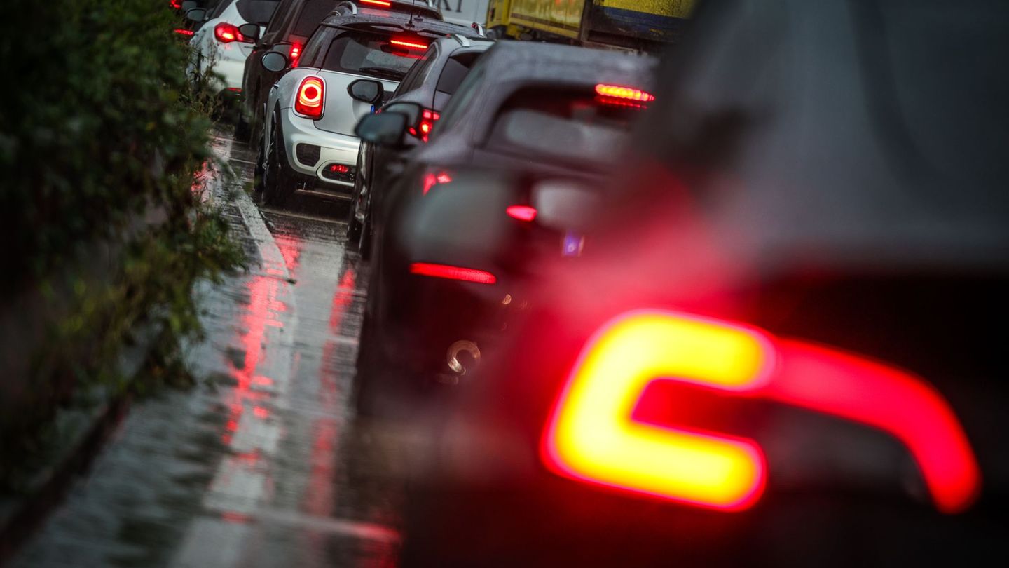 In Hessen sollen vor allem die A3, A5 und A7 von Stau betroffen sein. (Symbolbild) Foto: Christoph Reichwein/dpa