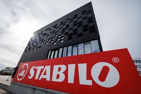 Die Schreibwarenmarke ist vor allem für seine Textmarker und Fineliner bekannt. (Archivbild) Foto: Daniel Karmann/dpa