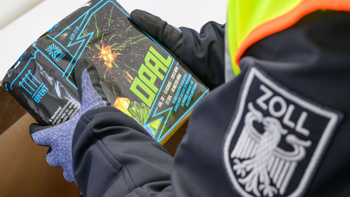 Silvester-B-ller-Zoll-warnt-vor-illegalem-Feuerwerk-diese-Strafen-drohen
