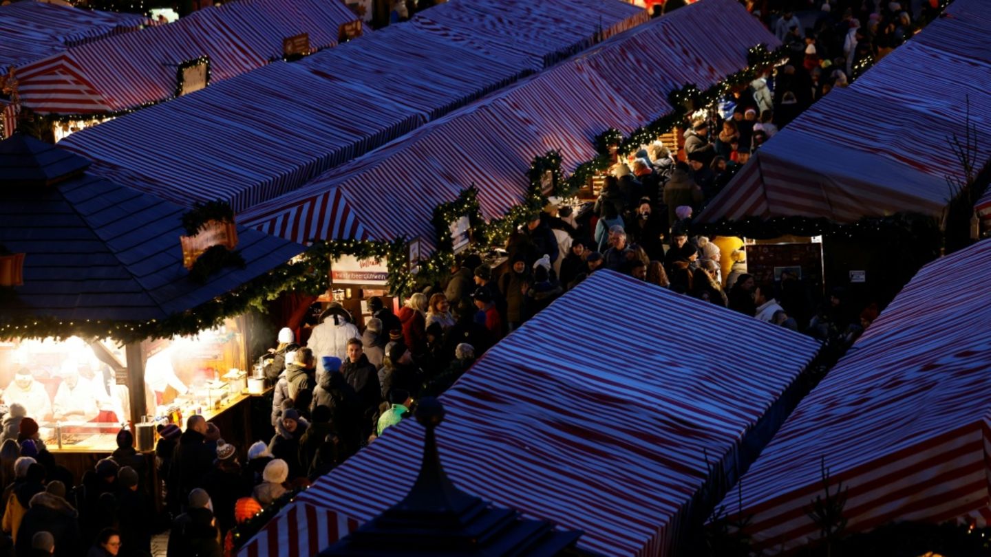 Rechtsextreme-Musik-auf-Weihnachtsmarkt-Staatsschutz-ermittelt-in-Niedersachsen