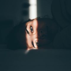 Gerade bei perfektionistisch veranlagten Menschen können Methoden wie Schäfchen zählen zum Gegenteil führen