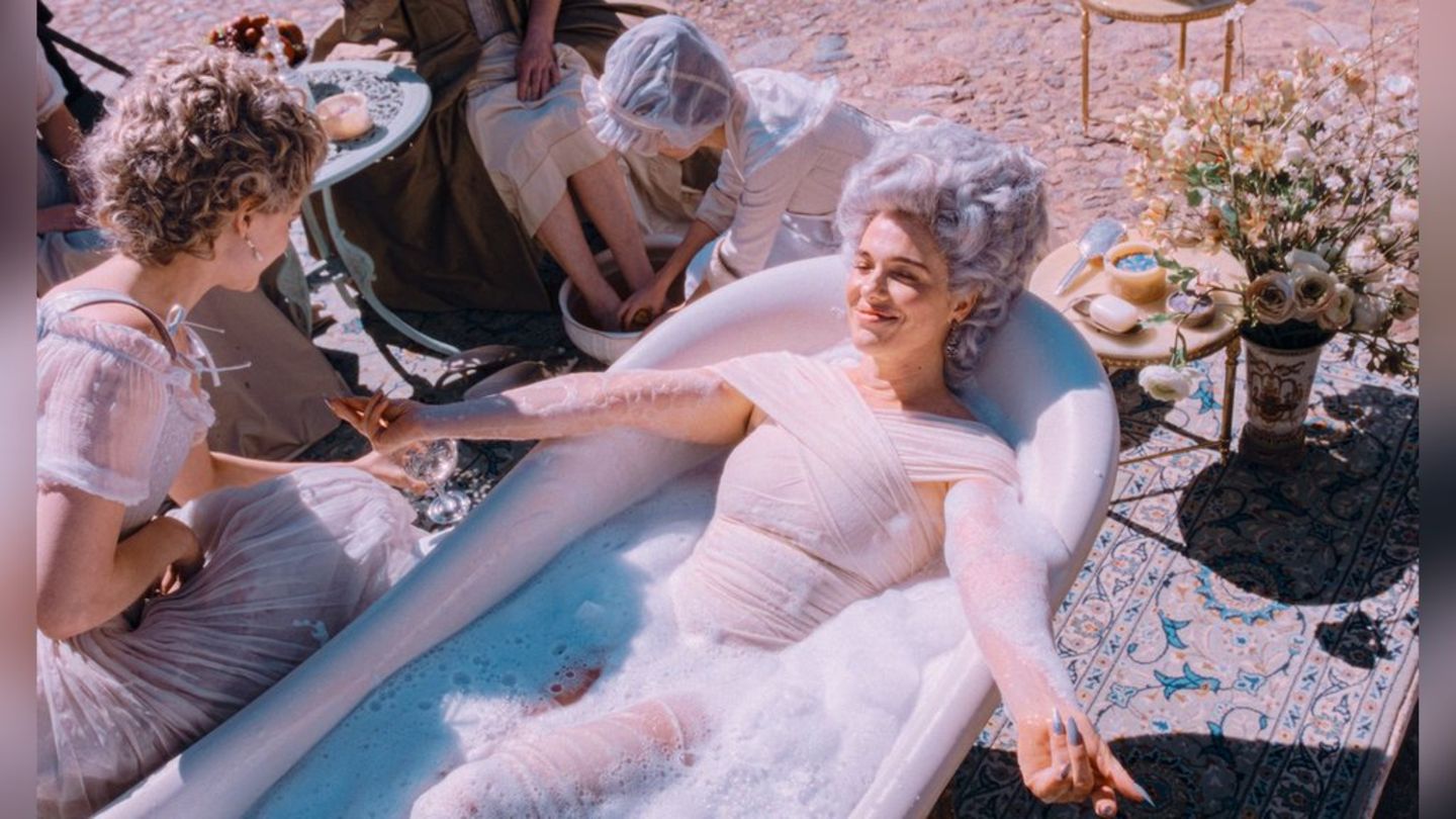 Verena Altenberger als Marie Antoinette in "Mozart/Mozart".