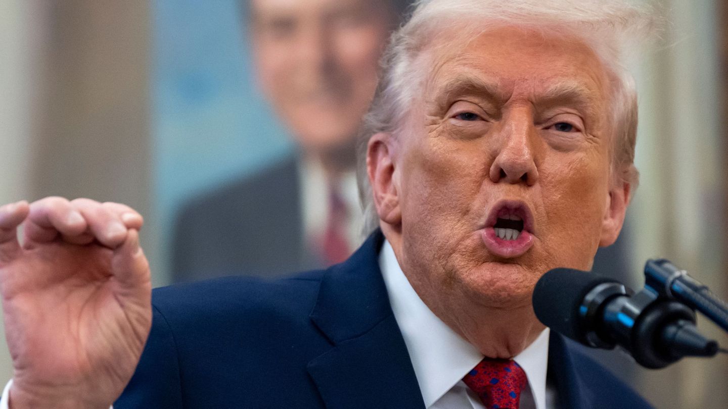 Trump will zehn Milliarden Dollar von der BBC erstreiten. Foto: Alex Brandon/AP/dpa