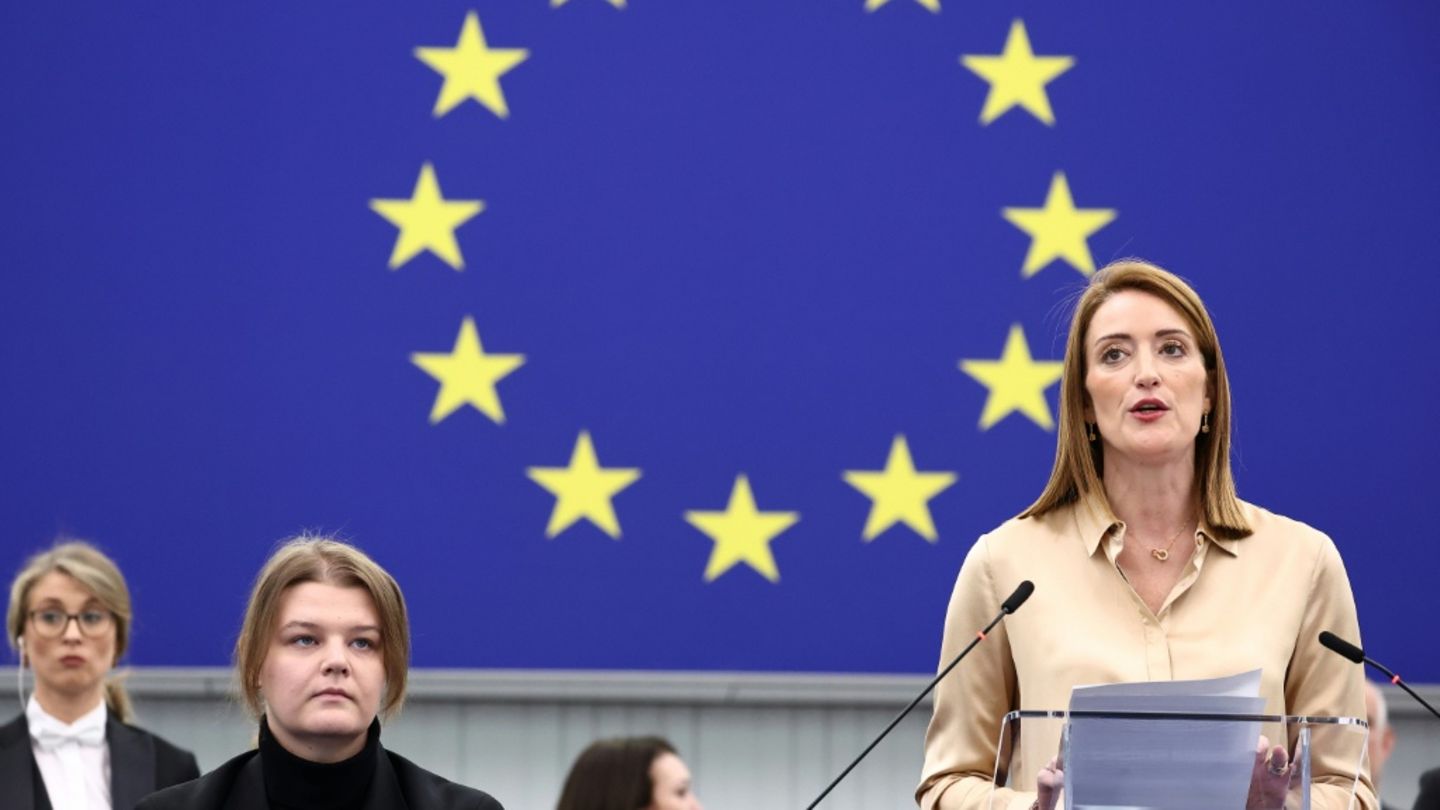 Metsola mit der Tochter des inhaftierten Poczobut