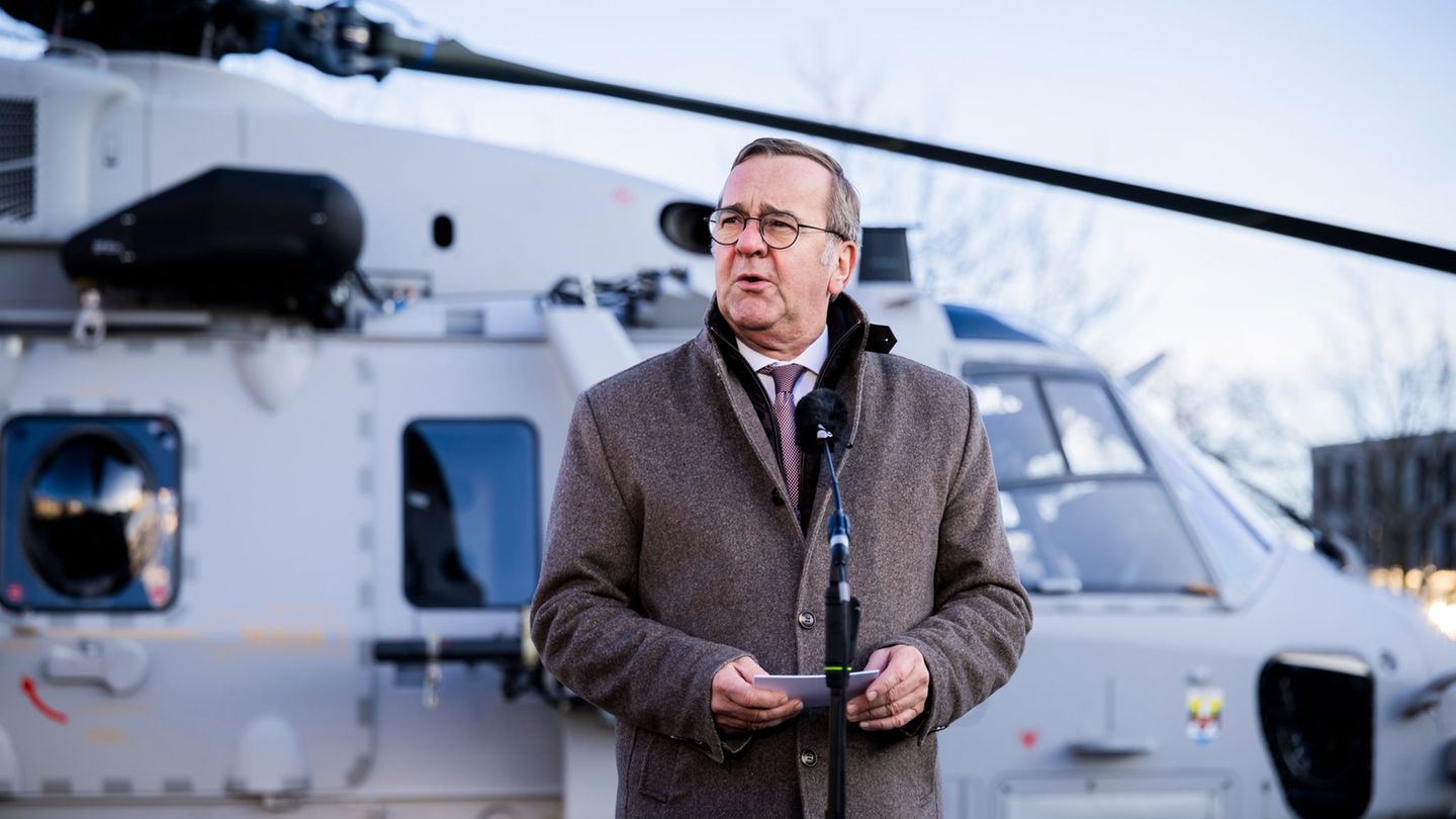 Verteidigungsminister Pistorius sieht noch viele offene Fragen. Foto: Christoph Soeder/dpa