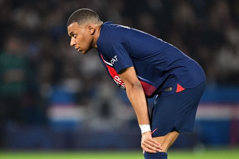 Das Arbeitsgericht hat Kylian Mbappé im Gehaltsstreit mit PSG recht gegeben (Archivbild). Foto: Robert Michael/dpa