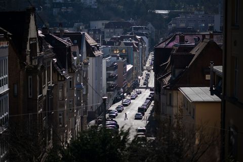 Die Mietpreisbremse wird zwar verlängert, sie wird künftig aber weniger Menschen betreffen. (Archivbild) Foto: Marijan Murat/dpa