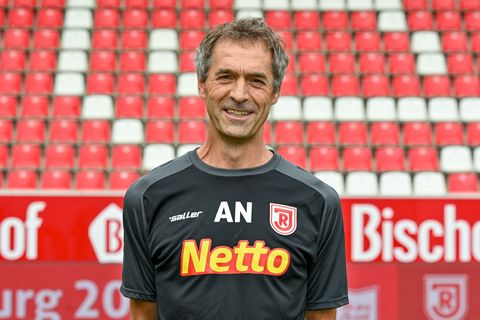 Der Teamarzt des Fußball-Drittligisten bekommt einen FIFA-Preis. Foto: Armin Weigel/dpa