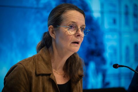 Die jetzigen Fachhochschulen in MV sollten das Promotionsrecht bekommen, sagt Ministerin Martin. Foto: Philip Dulian/dpa