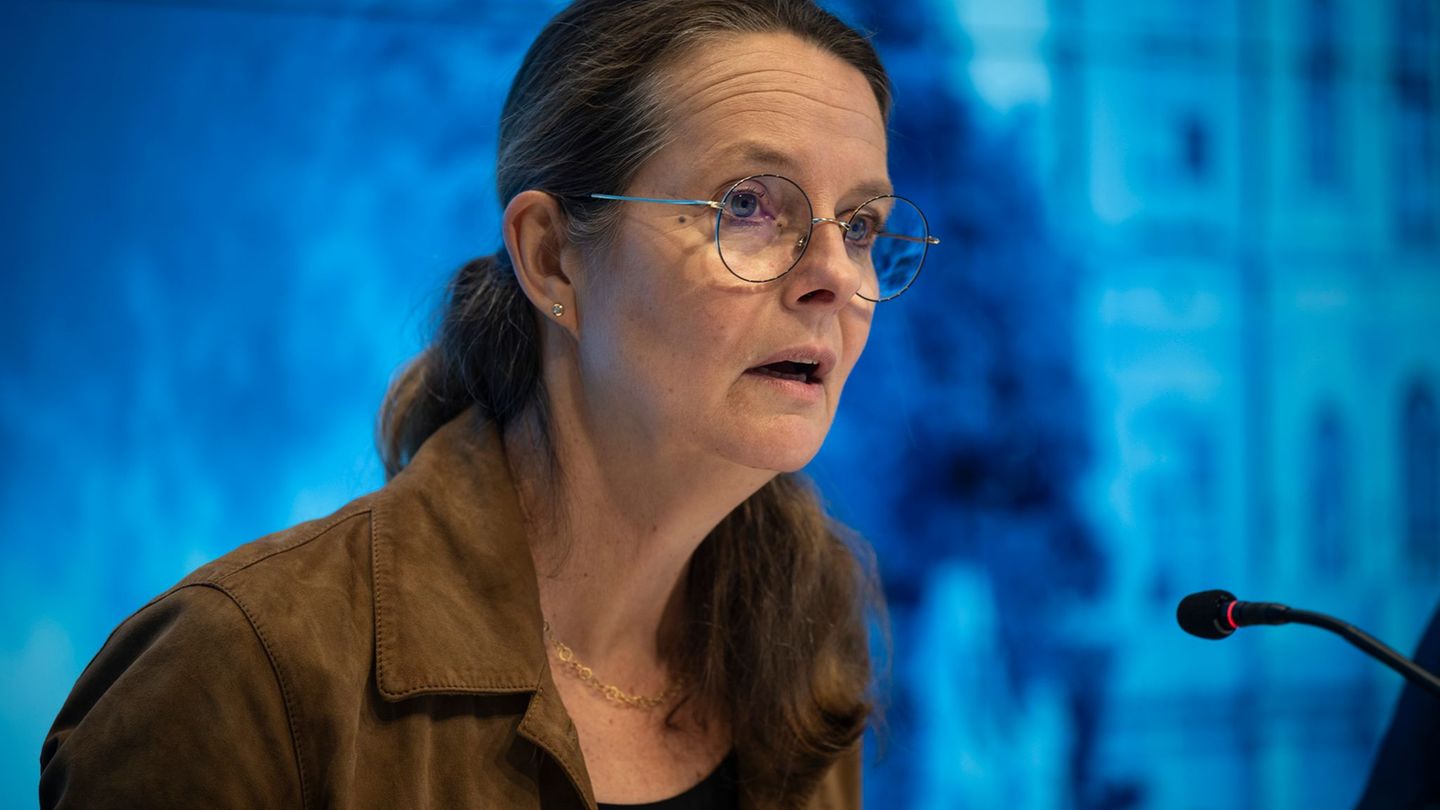 Die jetzigen Fachhochschulen in MV sollten das Promotionsrecht bekommen, sagt Ministerin Martin. Foto: Philip Dulian/dpa