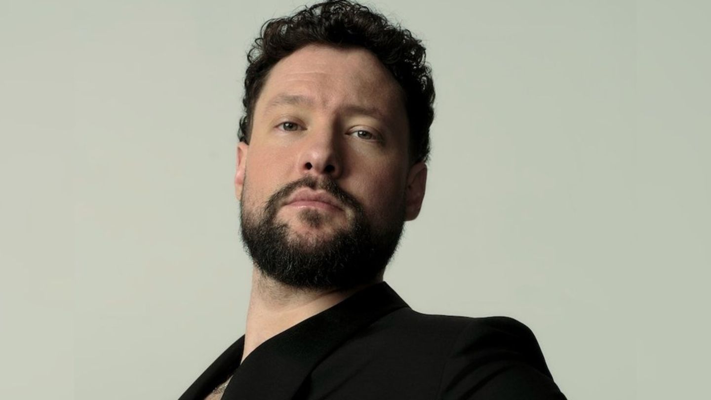 Calum Scott hat im Oktober sein Album "Avenoir" veröffentlicht.