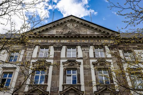 Beim Polizeipräsidium wurde eine Mordkommission eingerichtet. Ermittelt wird wegen eines versuchten Tötungsdeliktes. (Symbolbild