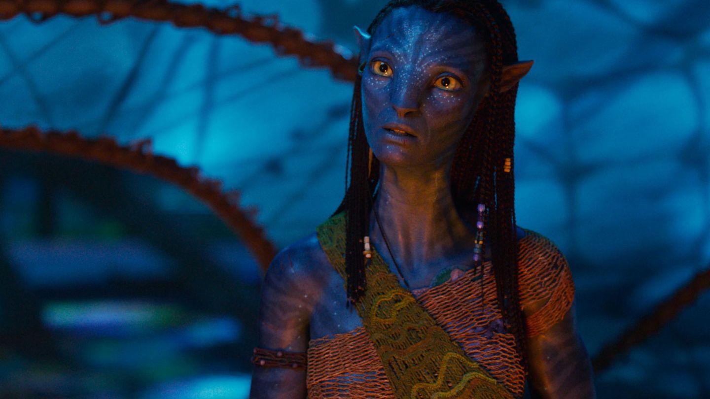 Jake Sullys Ehefrau Neytiri (Zoë Saldaña) trauert um ihren toten Sohn Neteyam.