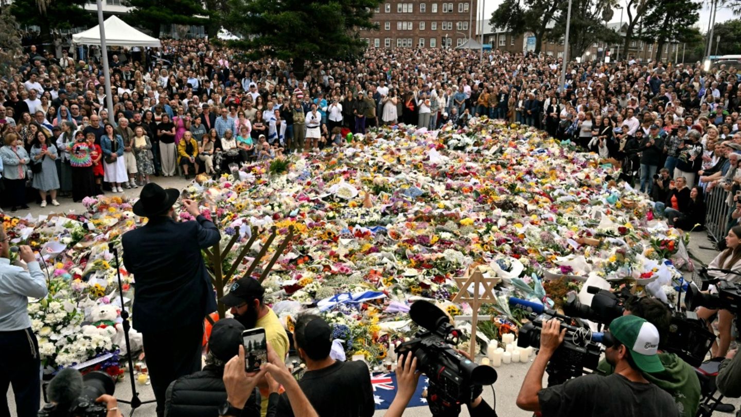 Menschen in Sydney trauern nach Anschlag am Bondi Beach