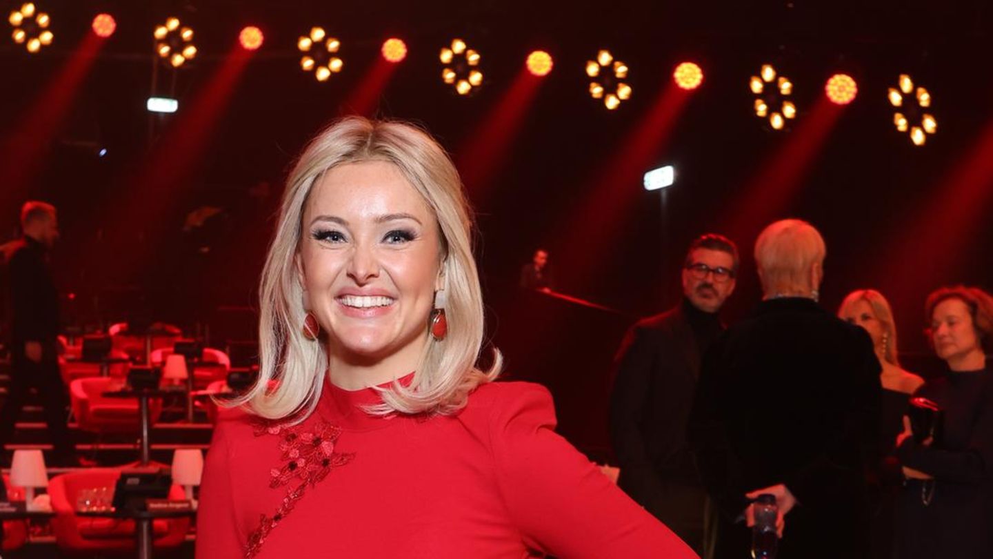 Am 23. September 2025 trennt sich Patrice Aminati nach eigener Aussage von ihrem Mann Daniel. Bei der "Ein Herz für Kinder"-Gala Anfang Dezember (s. Foto) posiert sie bereits alleine – die Öffentlichkeit weiß zu diesem Zeitpunkt noch nichts vom Ehe-Aus. Sie wohnt mit der gemeinsamen Tochter mittlerweile bei ihren Eltern, die sie unterstützen. Was bleibt, ist die Hoffnung auf einen Sieg über den Krebs