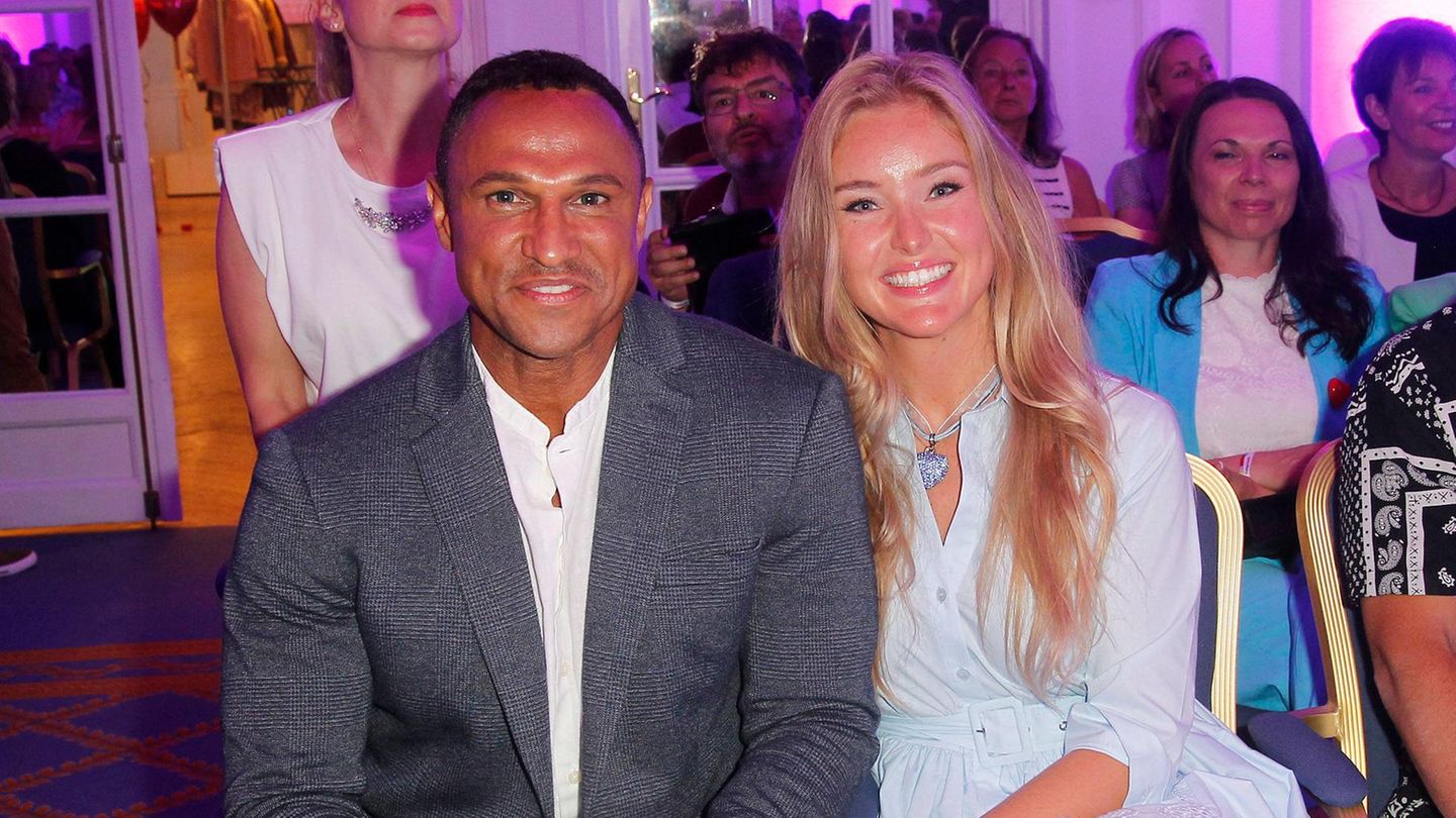 Auch das Jahr 2023 wird ein schwieriges: Im April machen die beiden öffentlich, dass bei Patrice schwarzer Hautkrebs festgestellt wurde. In der Öffentlichkeit zeigen die beiden sich – wie hier im Juni – dennoch