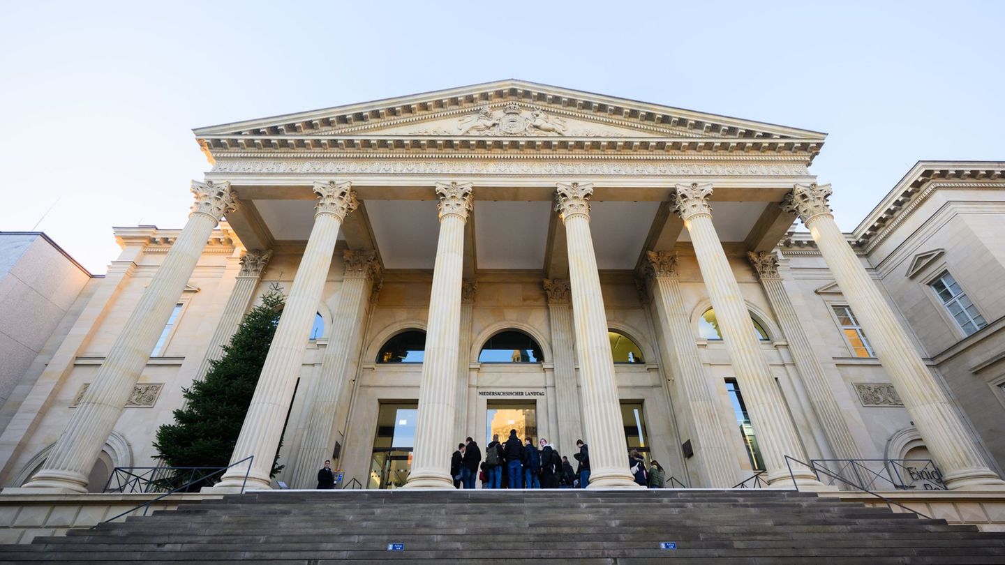 Der niedersächsische Landtag widmet sich im Dezember traditionell den Haushaltsberatungen. Foto: Julian Stratenschulte/dpa
