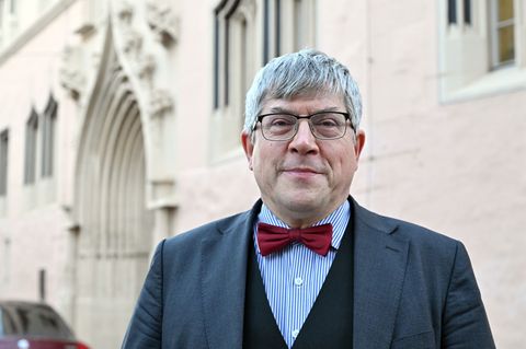 Der Landesbischof der Evangelischen Kirche in Mitteldeutschland (EKM), Friedrich Kramer, hat Beratungen der Kirche für Kriegsdie