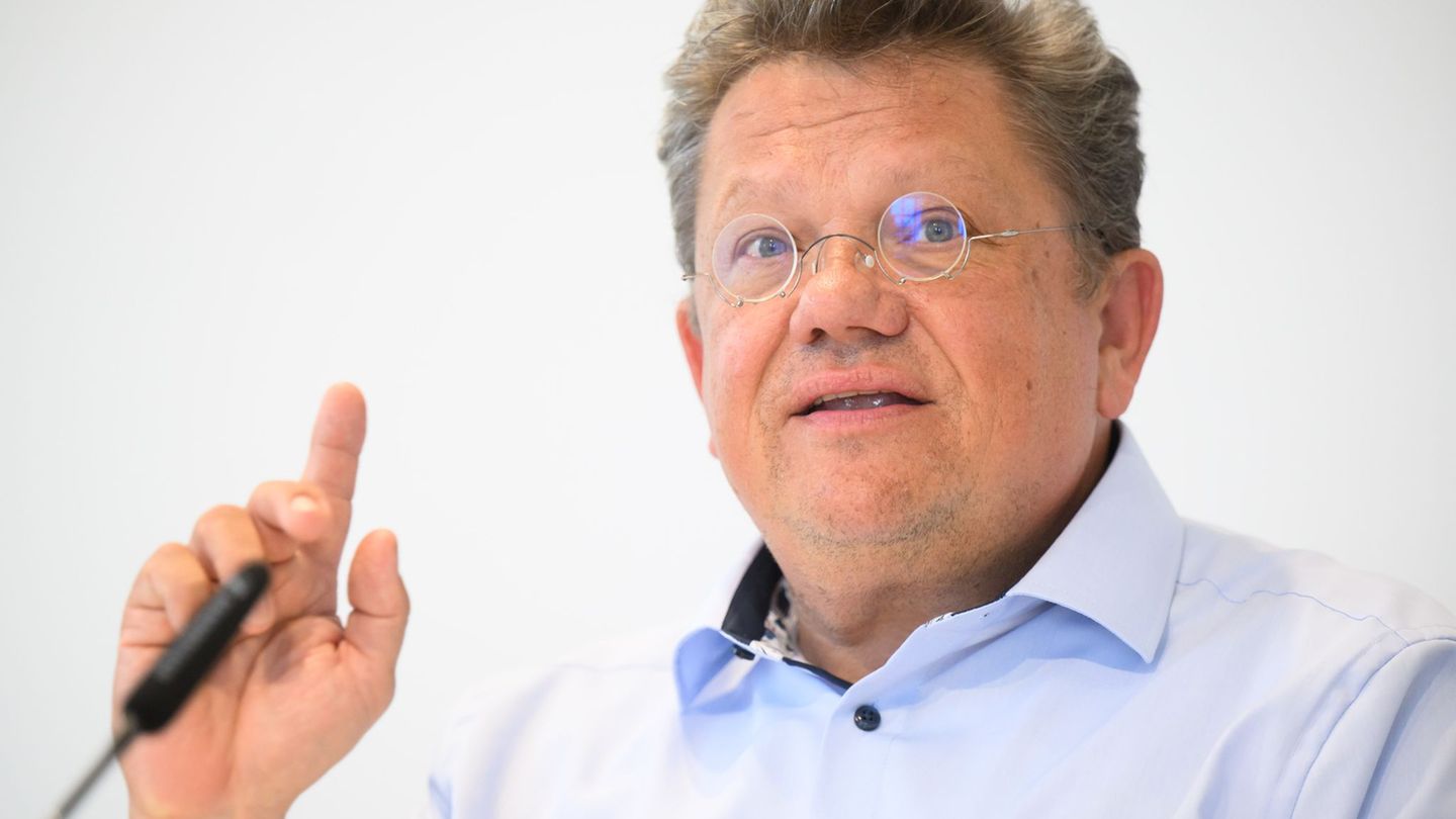 Beim Rentenbeginn sollte auch auf den Gesundheitsschutz geachtet werden, sagt Niedersachsens Minister Philippi. (Archivbild) Fot