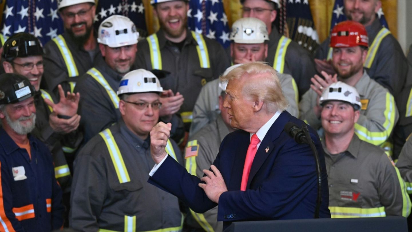 US-Präsident Trump mit Kohlearbeitern