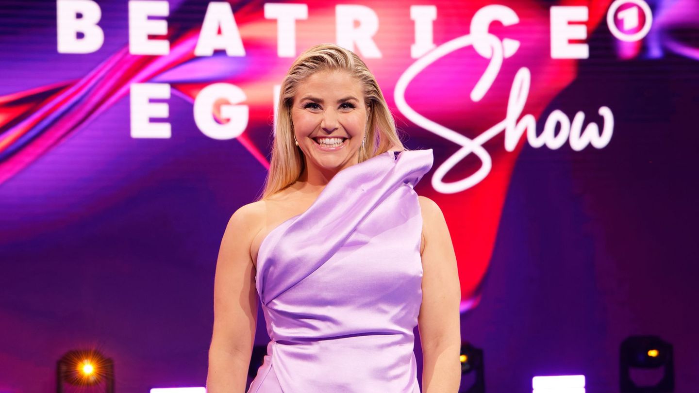 Sie hat allen Grund zur Freude: Beatrice Egli präsentiert ihre eigene Samstagabendshow erstmals im ARD-Vorweihnachtsprogramm.
