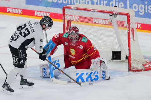 Wolfsburgs Spencer Machacek verlängert seinen Vertrag. (Archiv) Foto: Rolf Vennenbernd/dpa