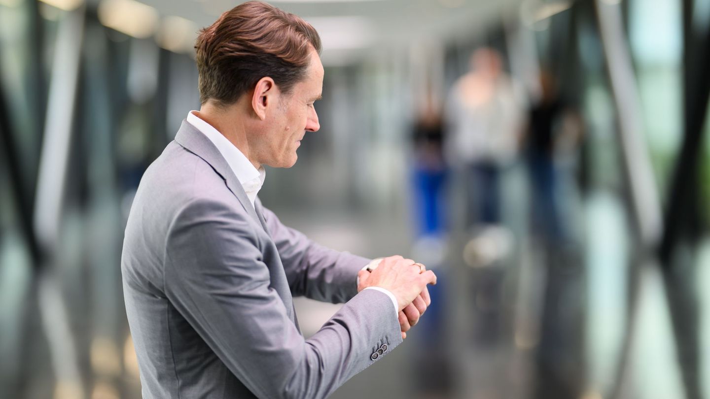 Conti-Chef Setzer scheidet Ende des Jahres einvernehmlich aus dem Vorstand aus. (Archivbild) Foto: Julian Stratenschulte/dpa