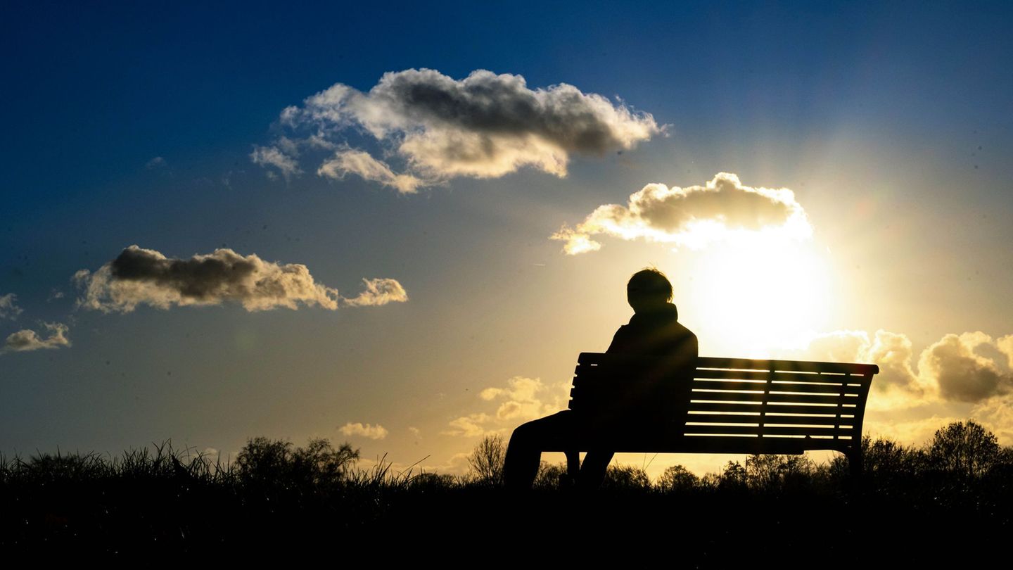 Fast jeder zweite Mensch in Schleswig-Holstein hat nach einer repräsentativen Umfrage bereits Einsamkeitsgefühle erlebt. (Symbol