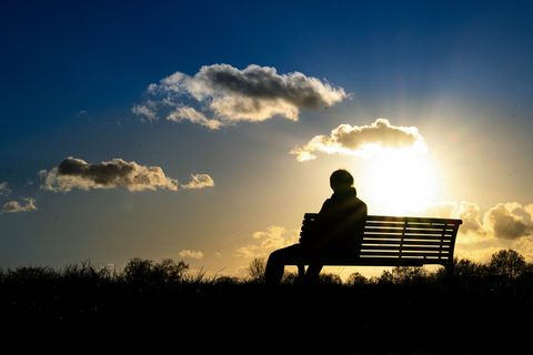 Fast jeder zweite Mensch in Schleswig-Holstein hat nach einer repräsentativen Umfrage bereits Einsamkeitsgefühle erlebt. (Symbol