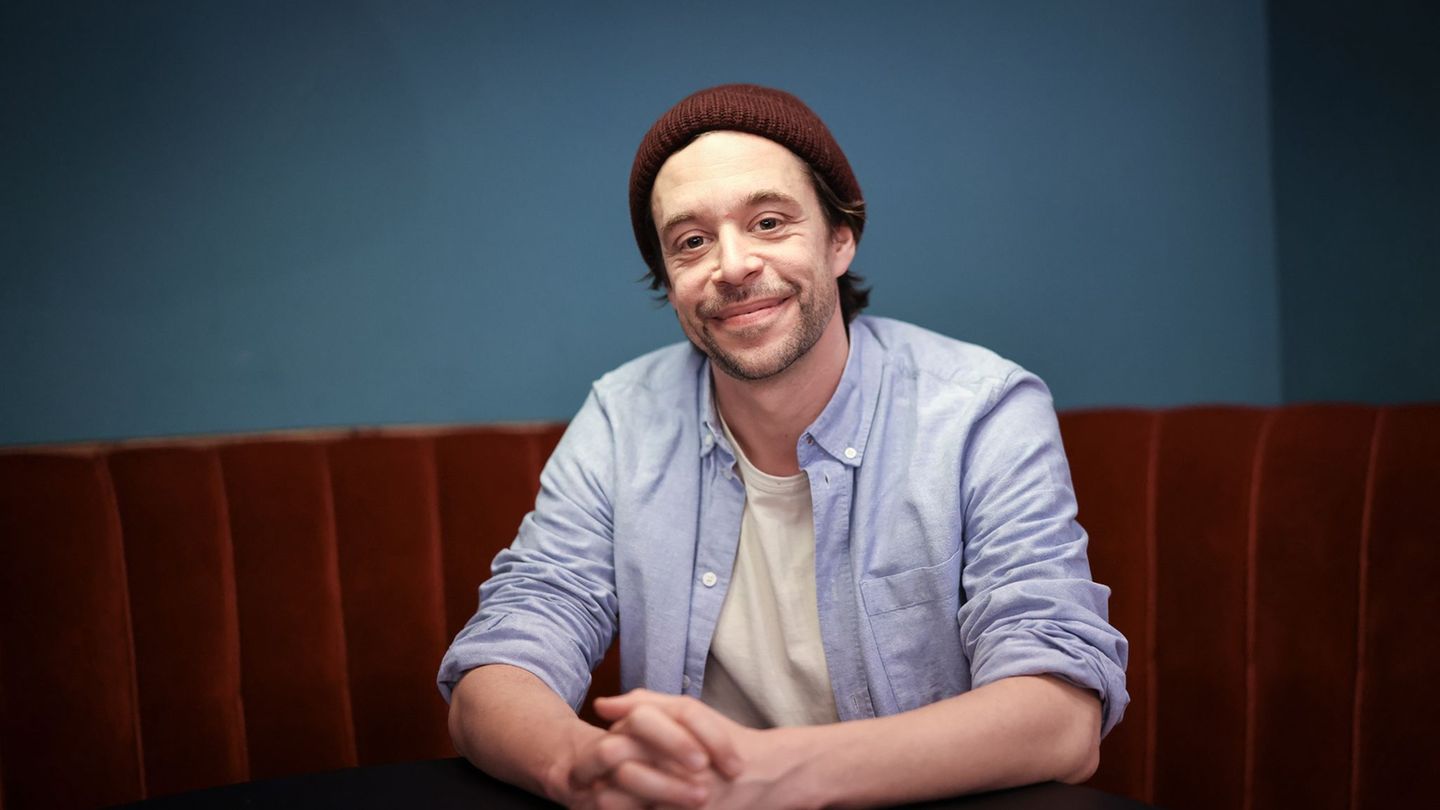 Schaut jetzt anders auf manche Begegnungen mit aufdringlichen Eltern: Tobias Krell. (Archivbild) Foto: Christian Charisius/dpa