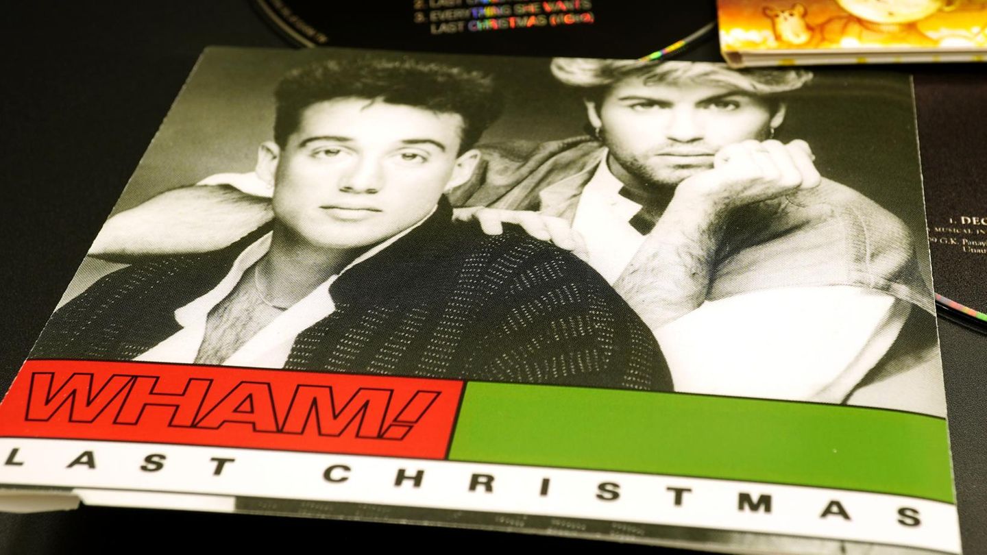 "Last Christmas" von Wham! War das erste Lied, das auf dem deutschen Musiksender "Viva" in der ersten offiziellen Sendung am 24. Dezember 1993 zu hören und zu sehen war.   Deutschland hat stattdessen "In der Weihnachtsbäckerei". Der Ohrwurm-Klassiker wurde jetzt vom chinesischen Pianisten Lang Lang neu eingespielt