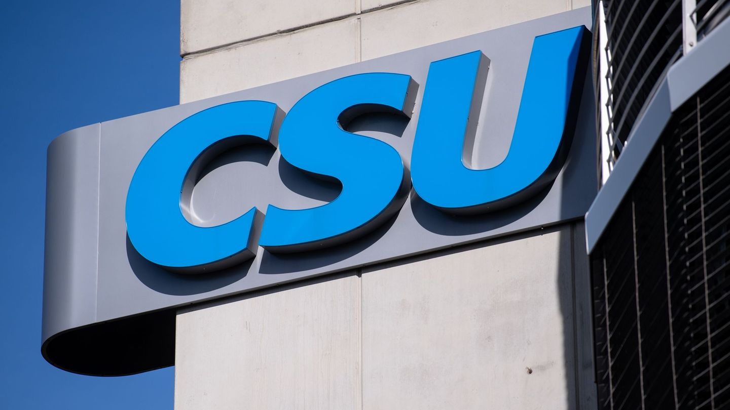 Der CSU-Ortsverband Neubiberg hielt nach dem Vorfall Mitte Oktober an Pardeller fest. (Symbolbild) Foto: Sven Hoppe/dpa