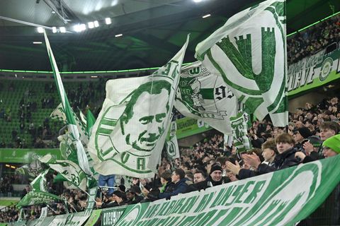 Fans des VfL Wolfsburg. (Archiv) Foto: Swen Pförtner/dpa