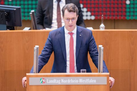 NRW-Regierungschef Hendrik Wüst (CDU) setzt auf Kooperation und Vertrauen. (Archivbild) Foto: Rolf Vennenbernd/dpa