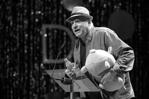 Rosa von Praunheim spricht bei der Verleihung der 39. Teddy Awards am Rande der Berlinale