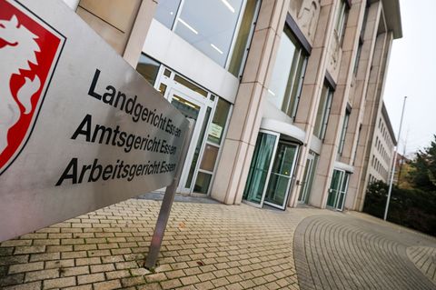 Mutter und Kleinkind getötet: 16-Jähriger vor Gericht Foto: Christoph Reichwein/dpa