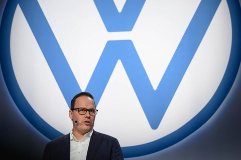 Sachsens Wirtschaftsminister Dirk Panter warnt vor einer Abkehr vom bisherigen Kurs beim geplanten EU-Verbrenner-Aus ab 2035. (A