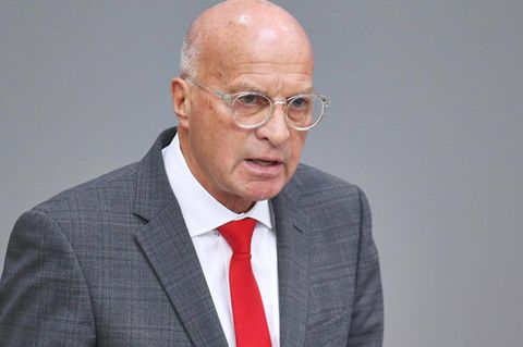 Der AfD-Verteidigungsexperte Rüdiger Lucassen im Bundestag