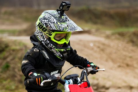 Mio gibt Gas. Foto: Frank Molter/dpa