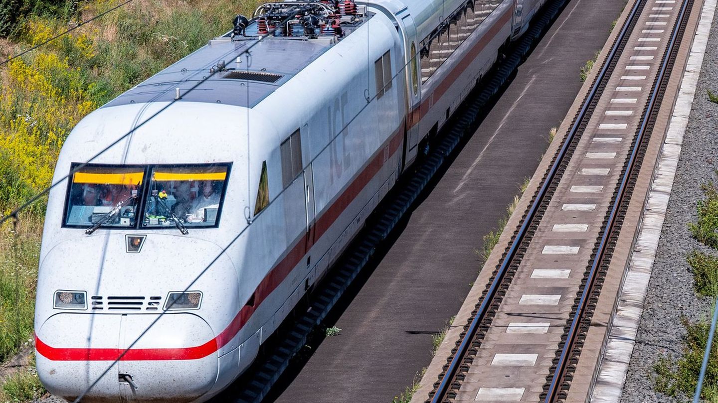 Auch die Deutsche Bahn testet den Siemens-Hochgeschwindigkeitszug Velaro Novo. (Archiv) Foto: Jacob Schröter/dpa