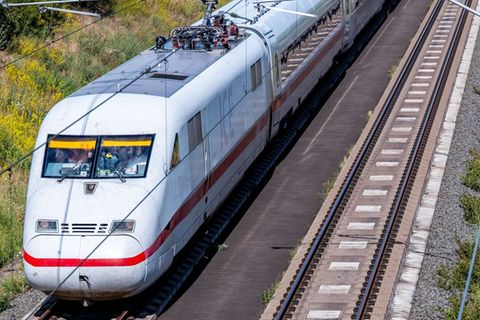 Auch die Deutsche Bahn testet den Siemens-Hochgeschwindigkeitszug Velaro Novo. (Archiv) Foto: Jacob Schröter/dpa