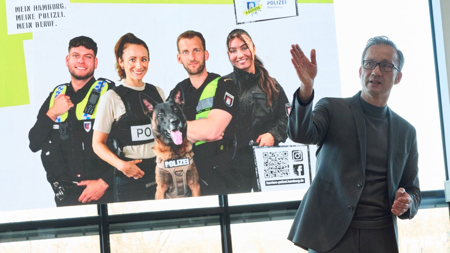 Polizeipräsident Falk Schnabel stellte die neue Kampagne vor. Foto: Georg Wendt/dpa