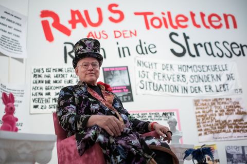 Rosa von Praunheim ist im Alter von 83 Jahren gestorben. (Archivbild) Foto: Bernd von Jutrczenka/dpa