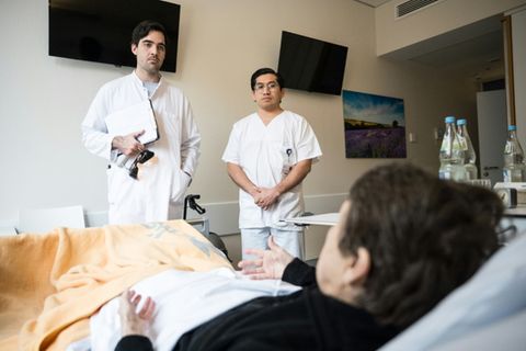 Arztvisite in Berliner Krankenhaus