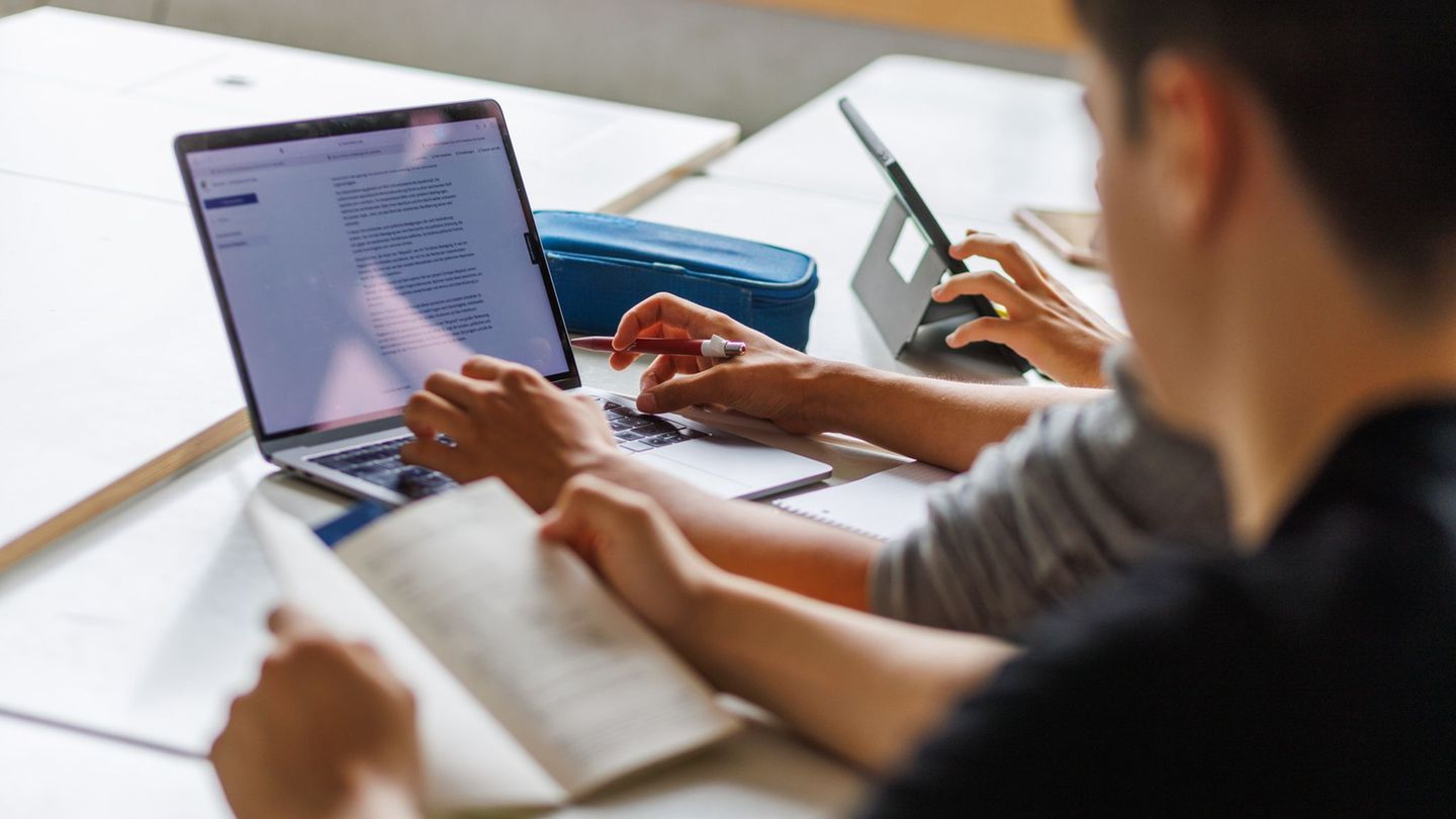 Tablets im Klassenzimmer: Dreistellige Millionensumme für Schul-Digitalisierung
