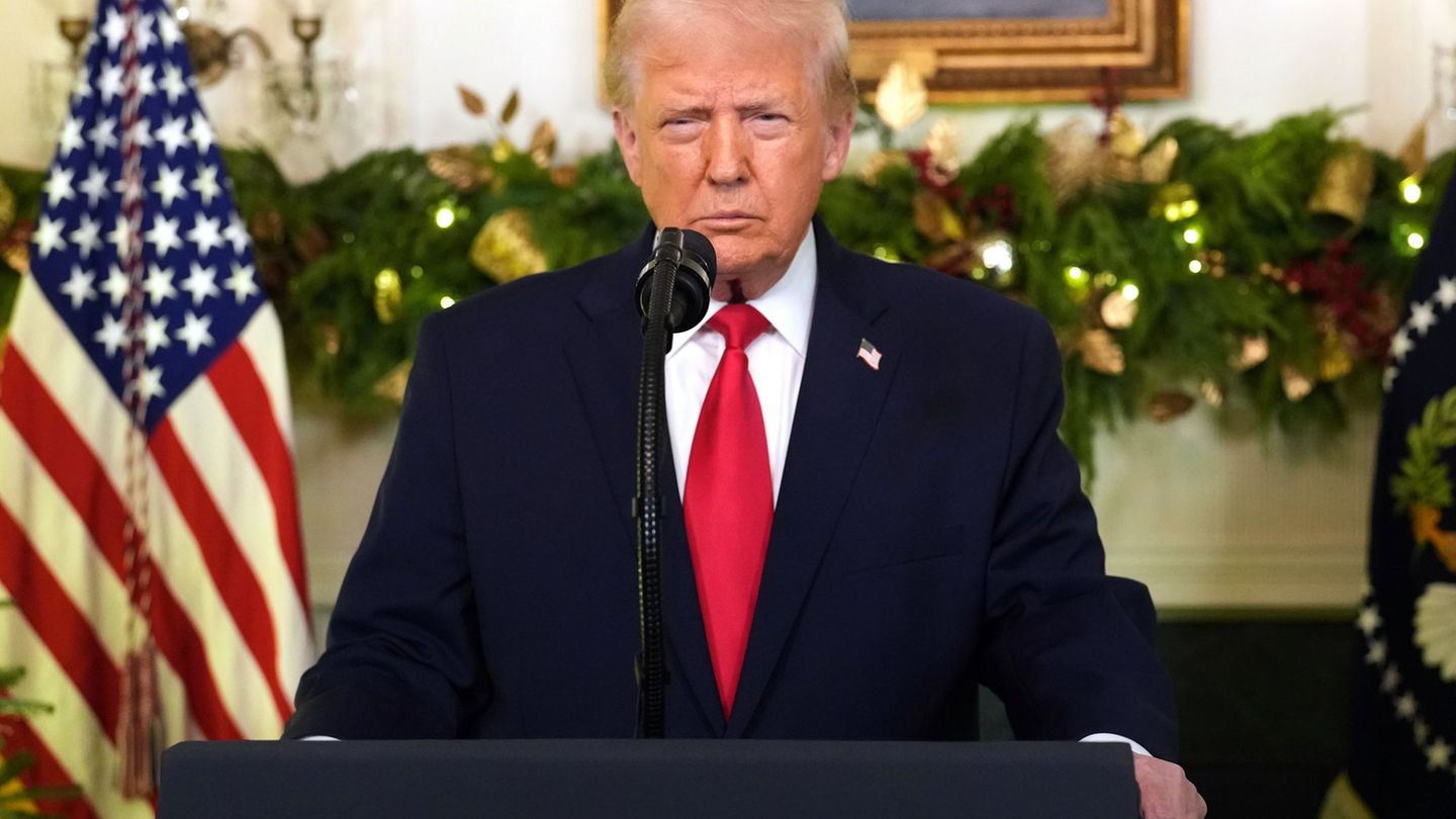Trump verspricht Soldaten Schecks vor Weihnachten Foto: Doug Mills/Pool The New York Times/AP/dpa