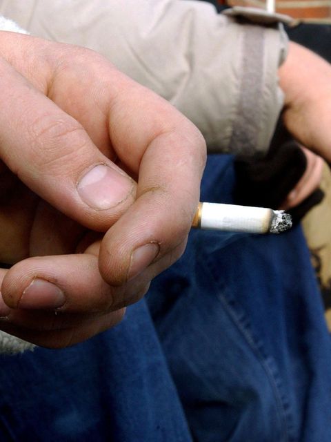 Der Tabakkonsum unter Jugendlichen ist laut den Forschern viel zu hoch. (Symbolbild) Foto: Patrick Pleul/Zentralbild/dpa