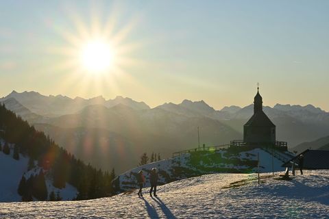 Zum Wochenende hin soll es in Bayern nach der Nebelauflösung wieder sonniger werden. (Archivbild) Foto: Katrin Requadt/-/dpa