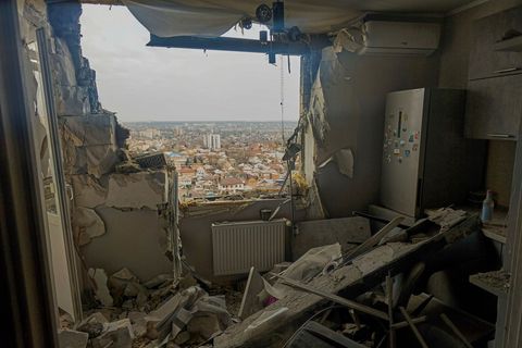 Rostow am Don wurde im Krieg schon etliche Male von ukrainischen Drohnen attackiert. (Archivbild) Foto: Uncredited/AP/dpa