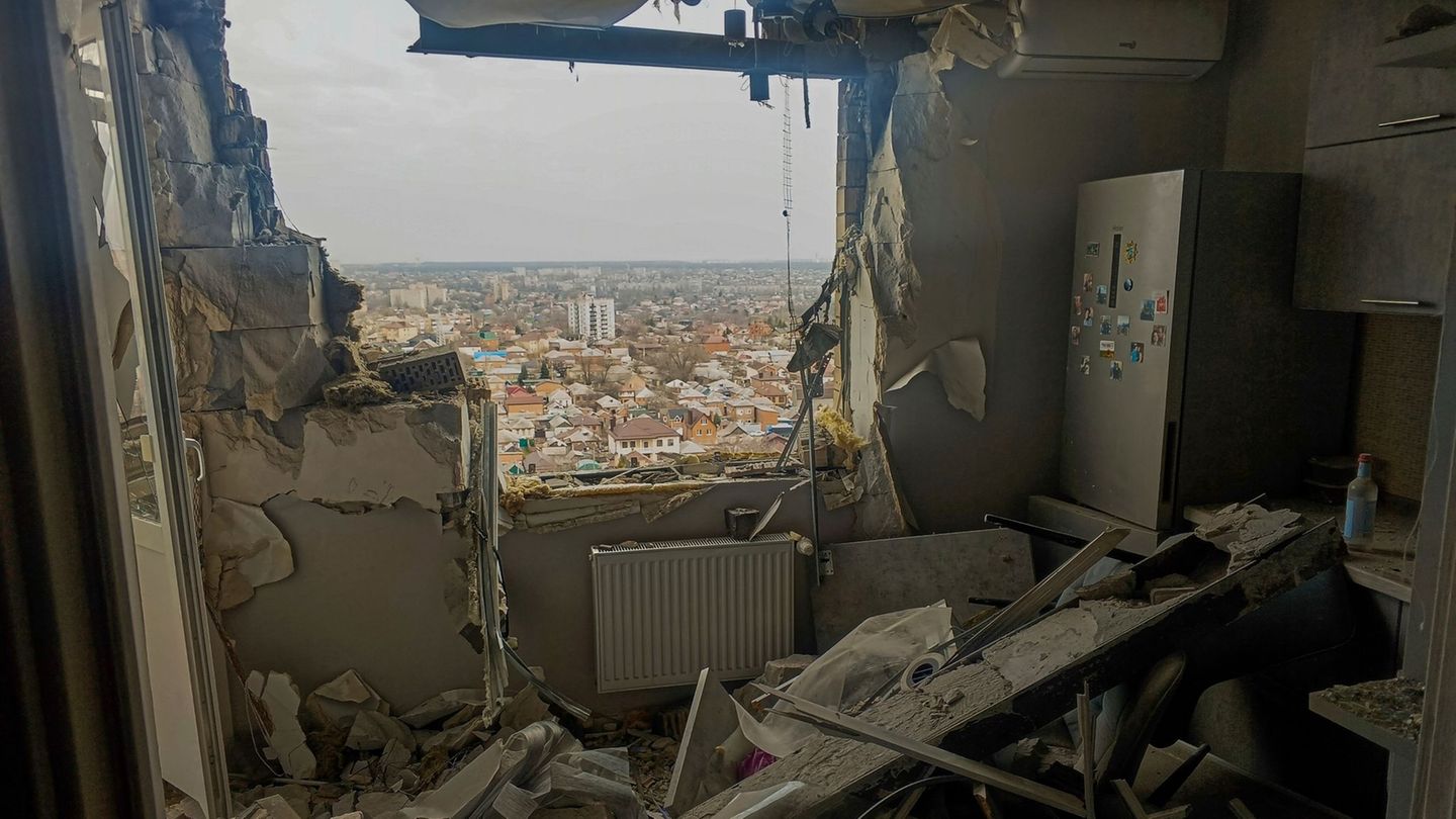 Rostow am Don wurde im Krieg schon etliche Male von ukrainischen Drohnen attackiert. (Archivbild) Foto: Uncredited/AP/dpa